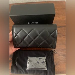 Chanel sunglasses case and box, color black , very good condition
